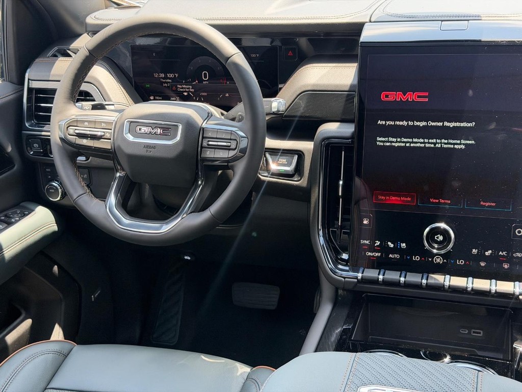 GMC Yukon XL Vehicle Image 06