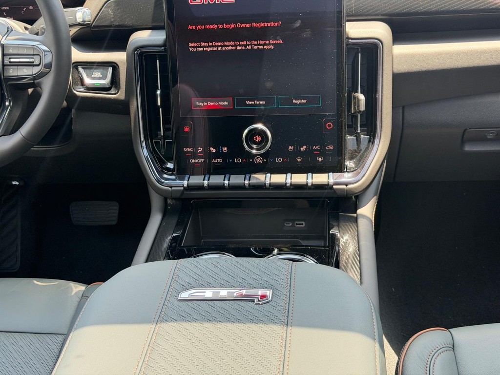 GMC Yukon XL Vehicle Image 08