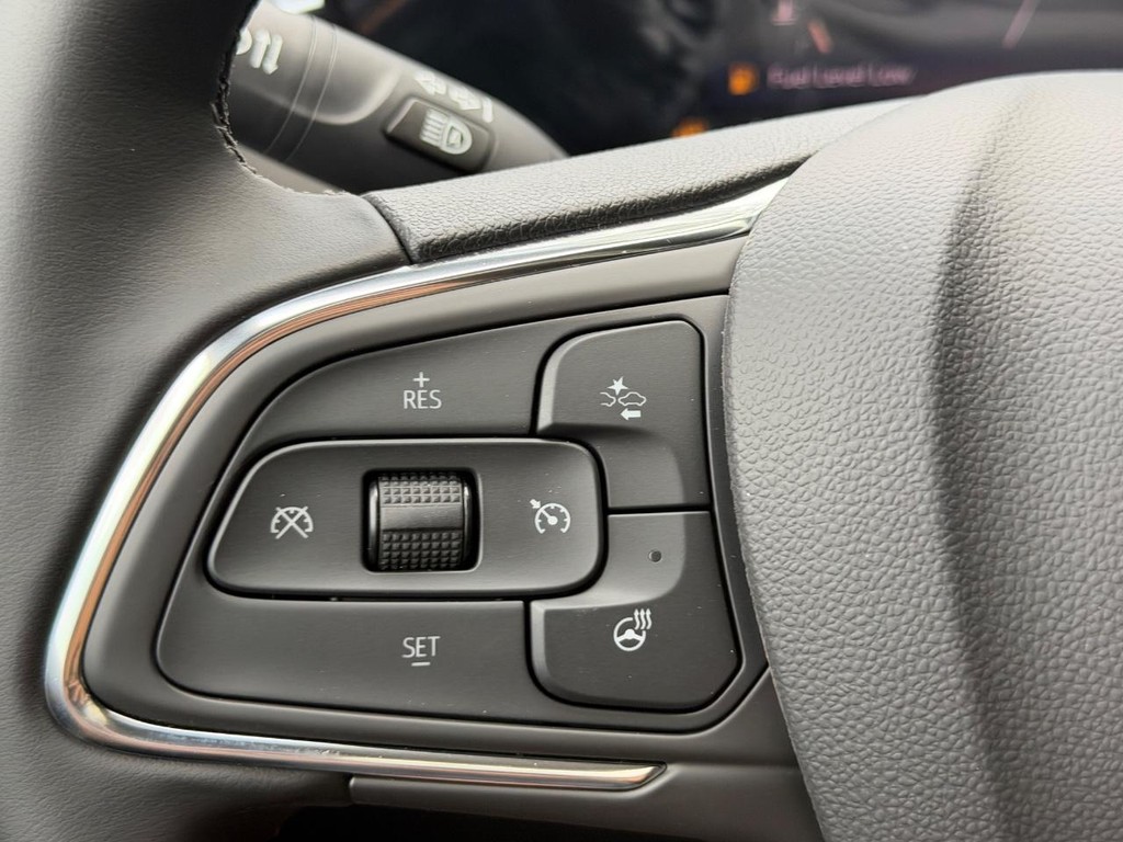 Buick Envista Vehicle Image 11