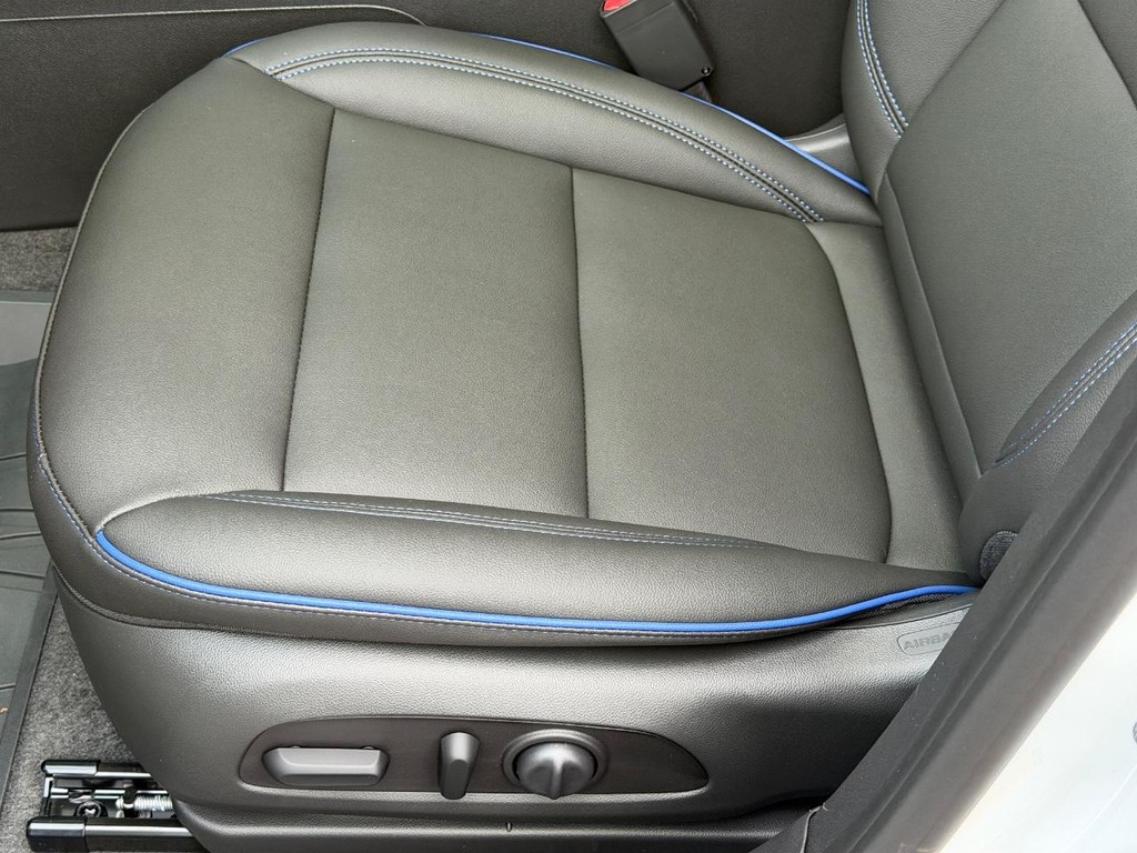 Buick Envista Vehicle Image 15