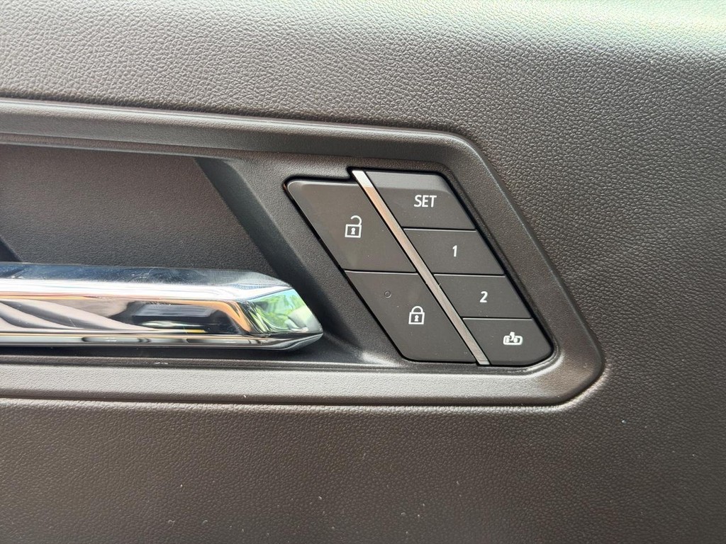 GMC Canyon Vehicle Image 10