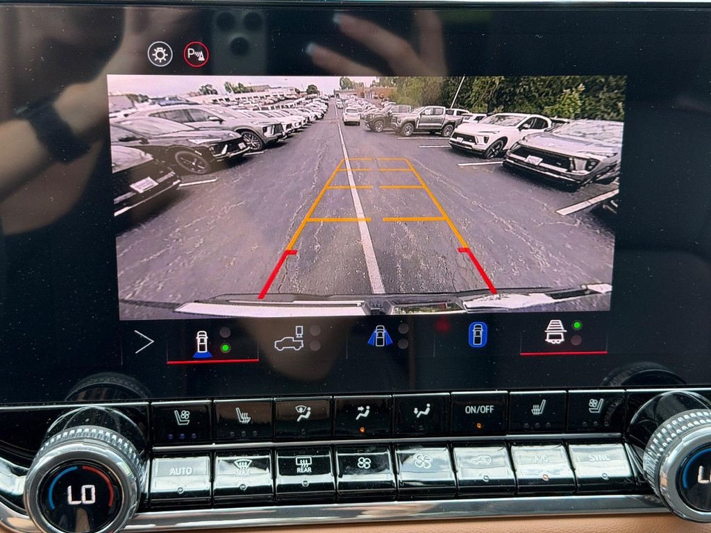 GMC Canyon Vehicle Image 13