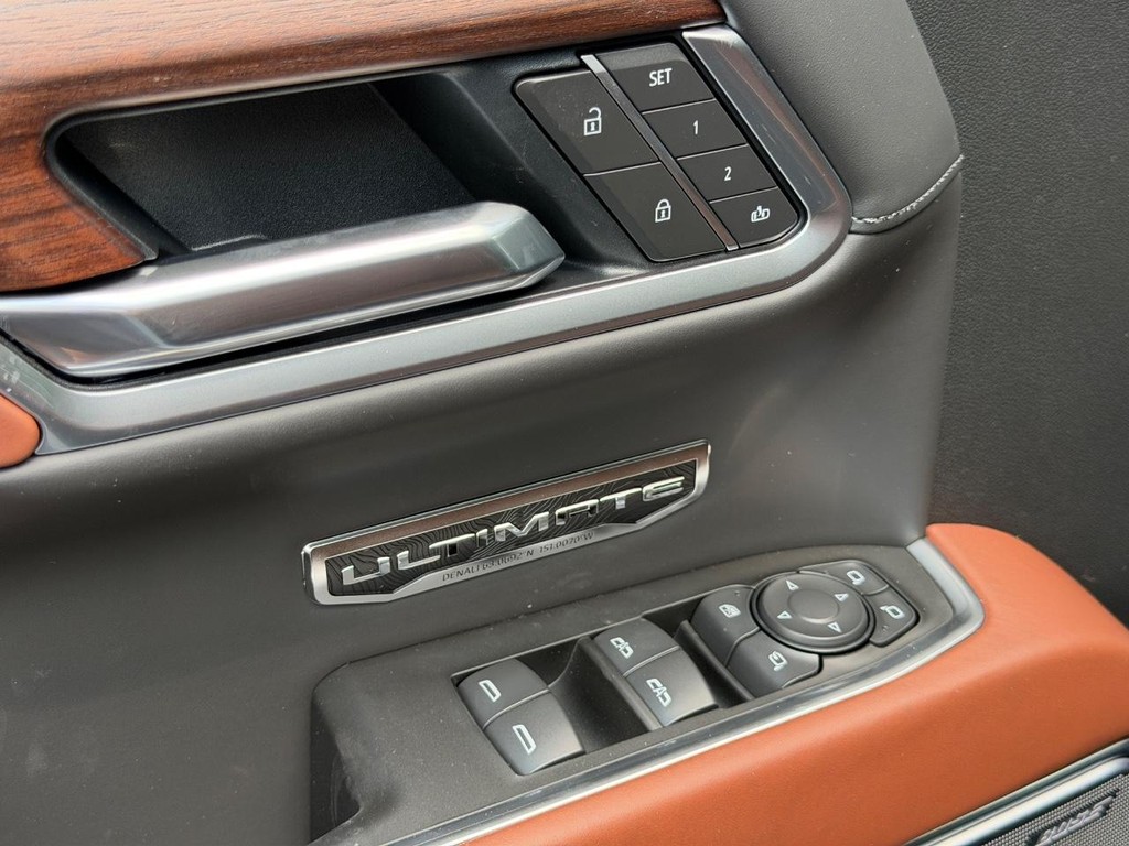 GMC Sierra 1500 Vehicle Image 10
