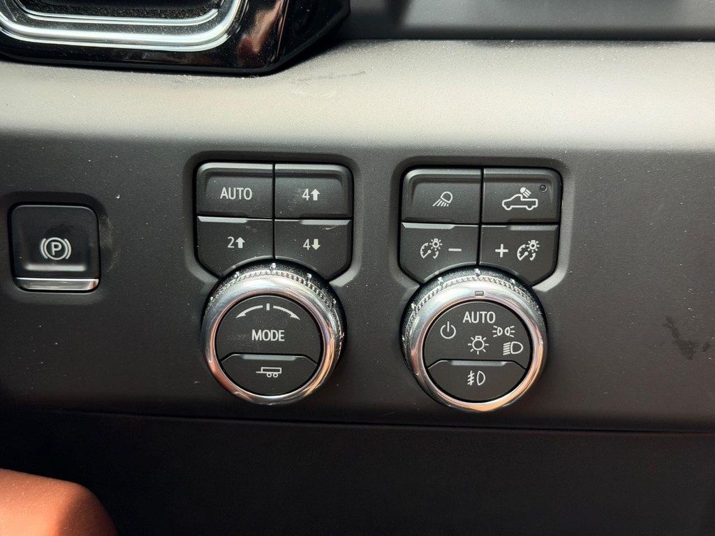 GMC Sierra 1500 Vehicle Image 11