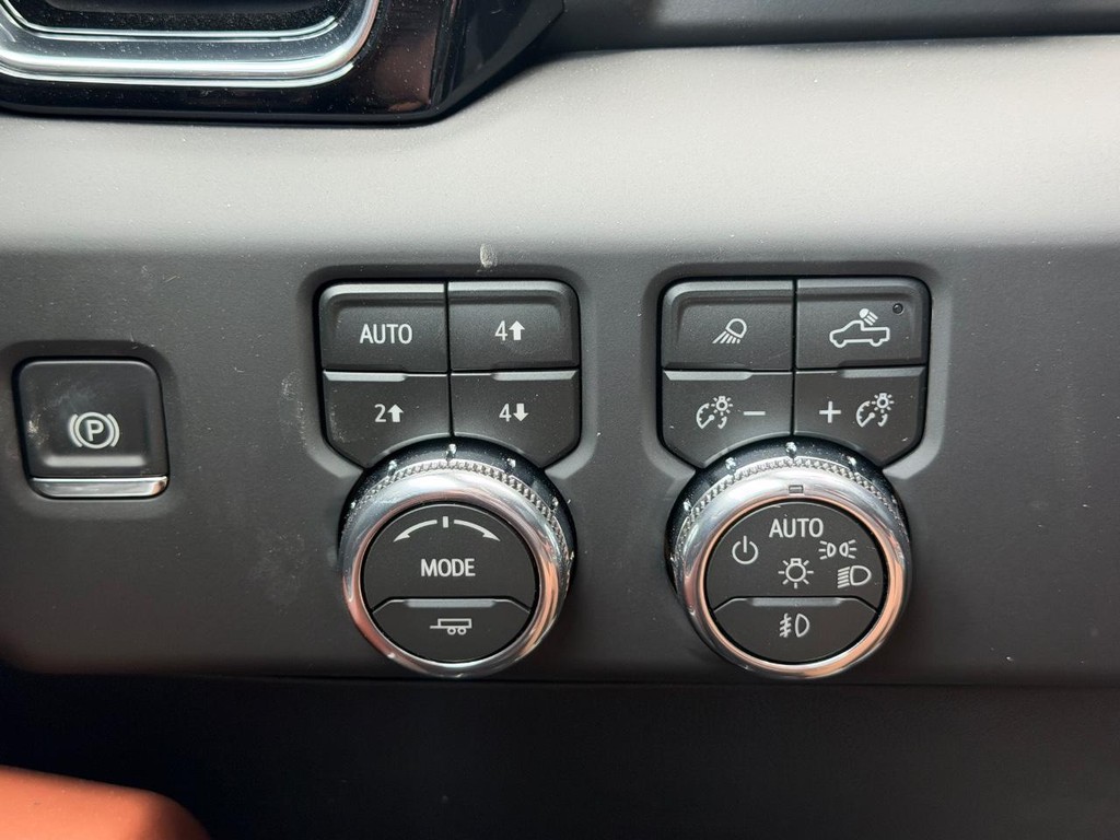 GMC Sierra 1500 Vehicle Image 11