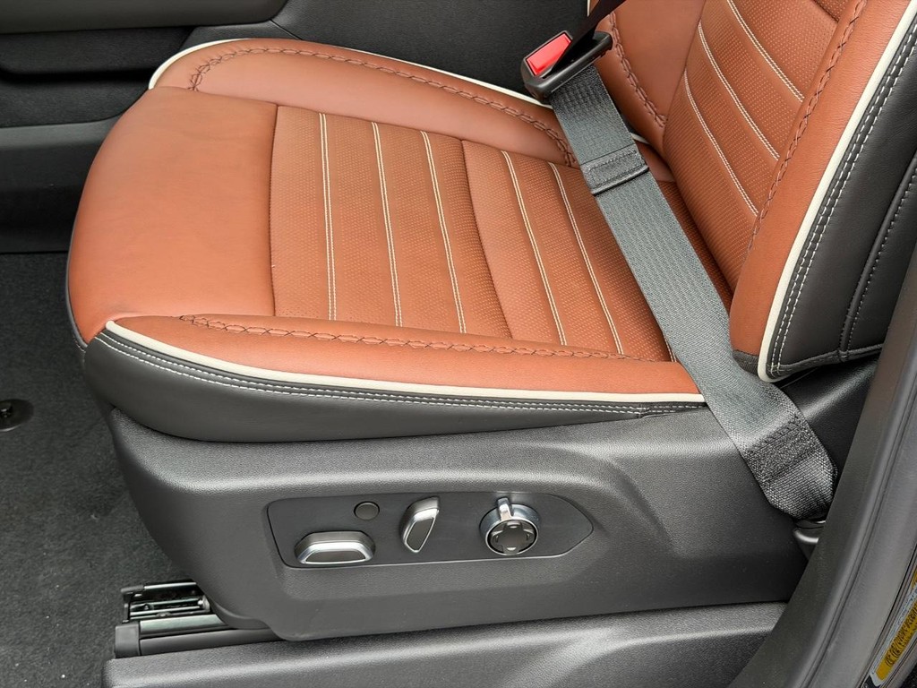 GMC Sierra 1500 Vehicle Image 16