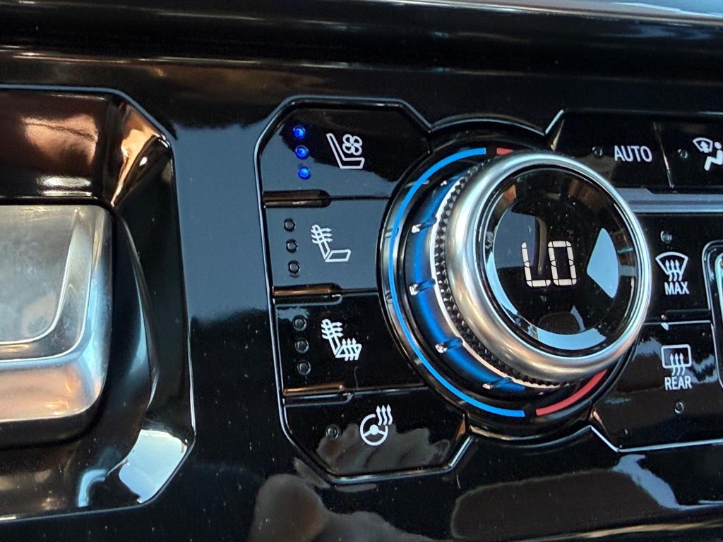 GMC Sierra 1500 Vehicle Image 18