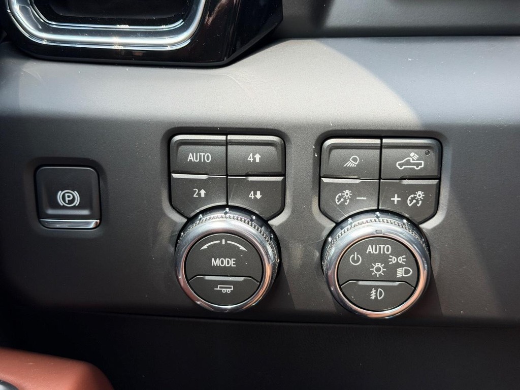 GMC Sierra 1500 Vehicle Image 10