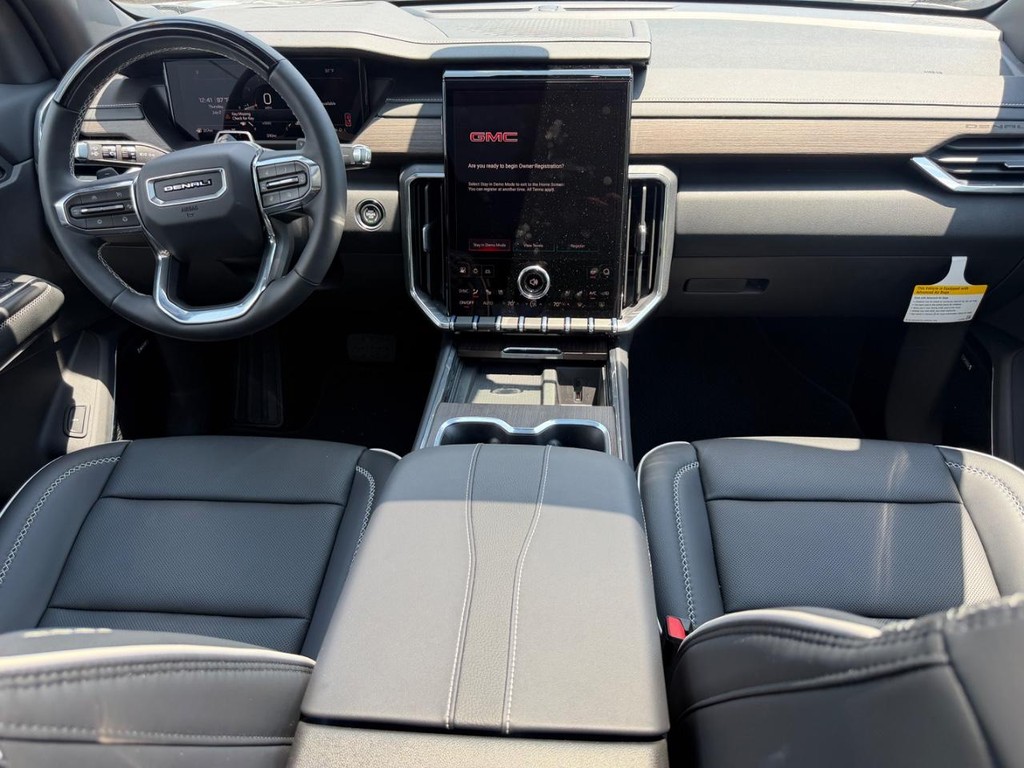 GMC Acadia Vehicle Image 05