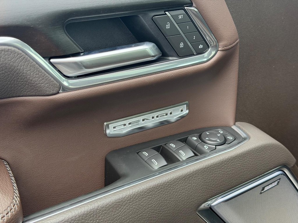 GMC Sierra 1500 Vehicle Image 10