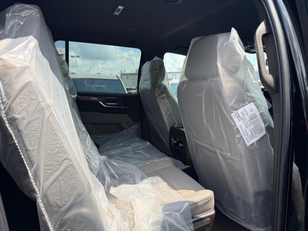 GMC Yukon XL Vehicle Image 04