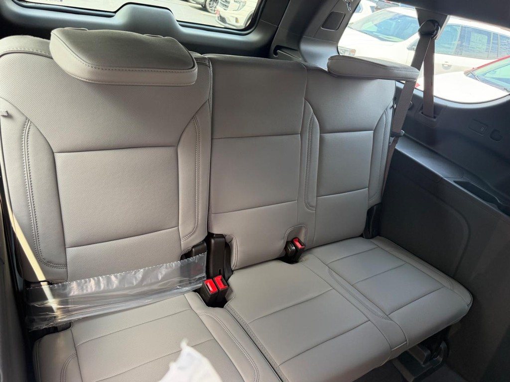 GMC Yukon XL Vehicle Image 05