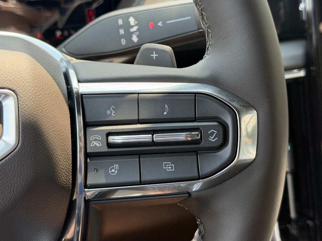 GMC Yukon XL Vehicle Image 12