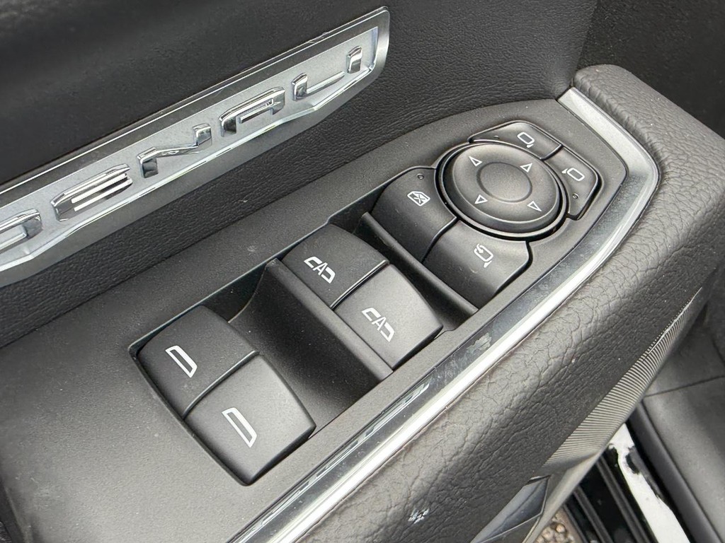 GMC Sierra 1500 Vehicle Image 10