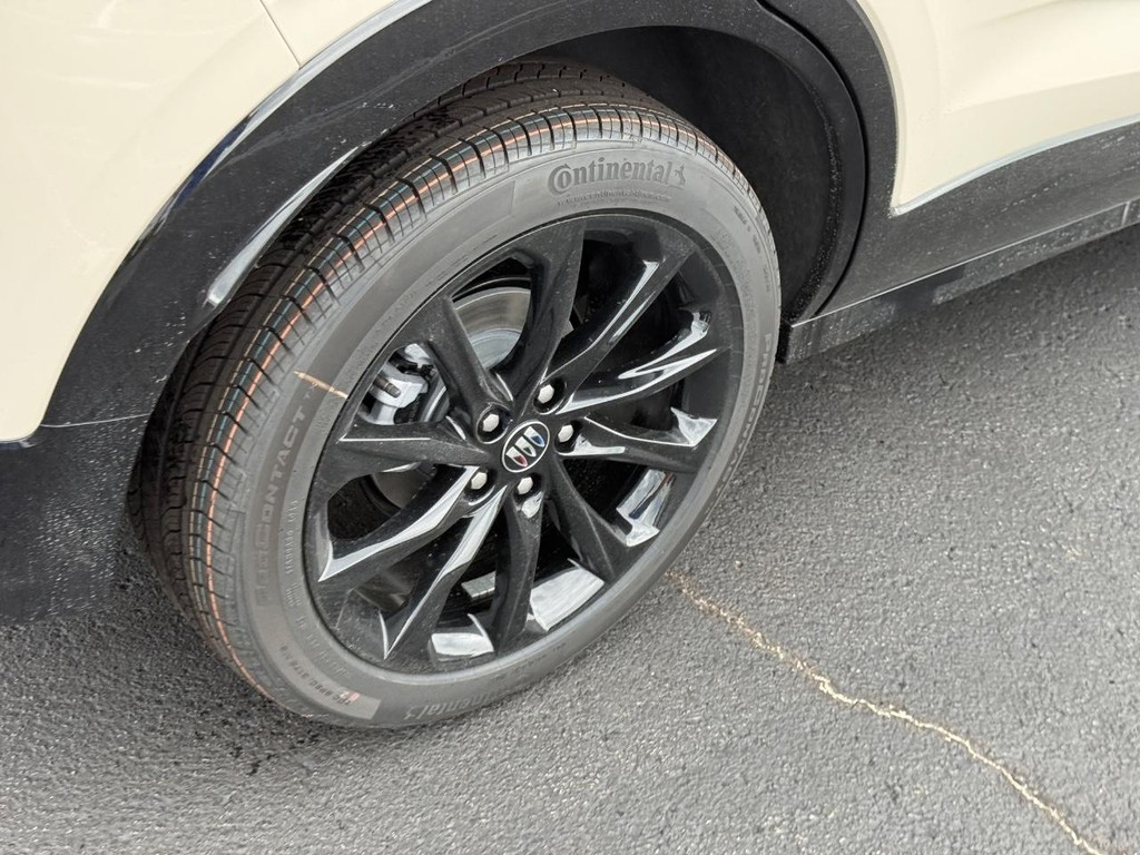 Buick Encore GX Vehicle Image 04