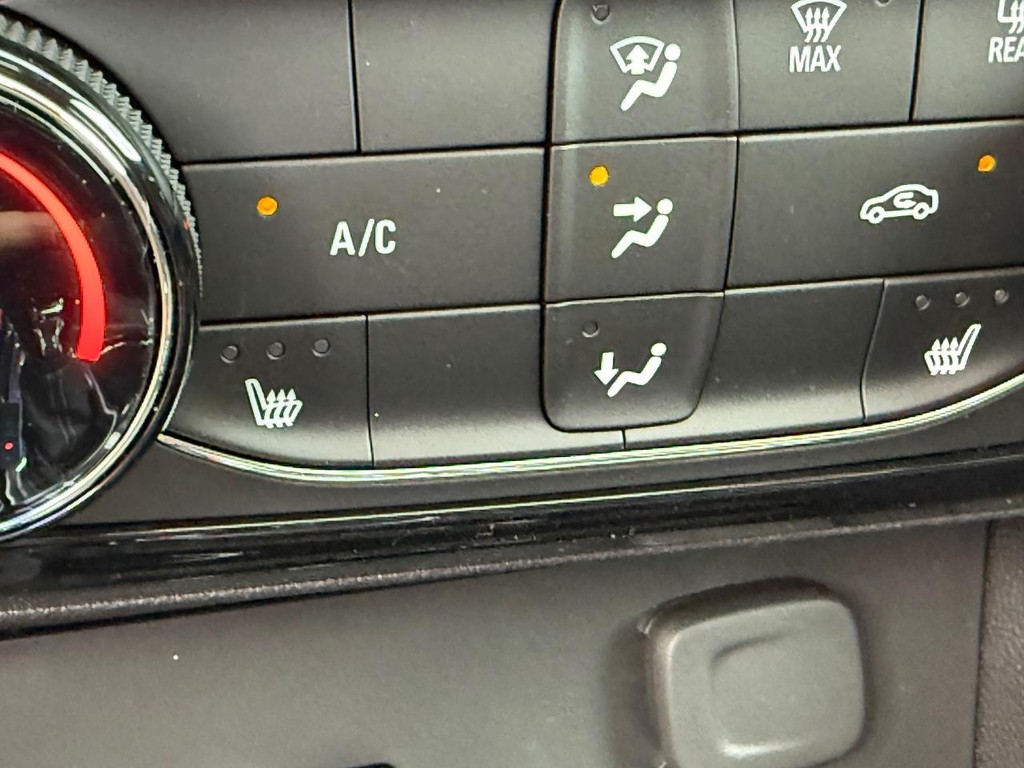 Buick Encore GX Vehicle Image 16