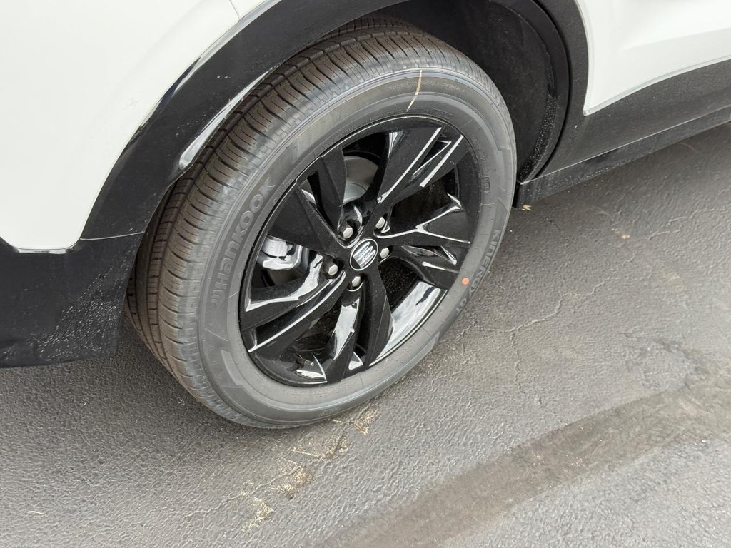 Buick Encore GX Vehicle Image 04