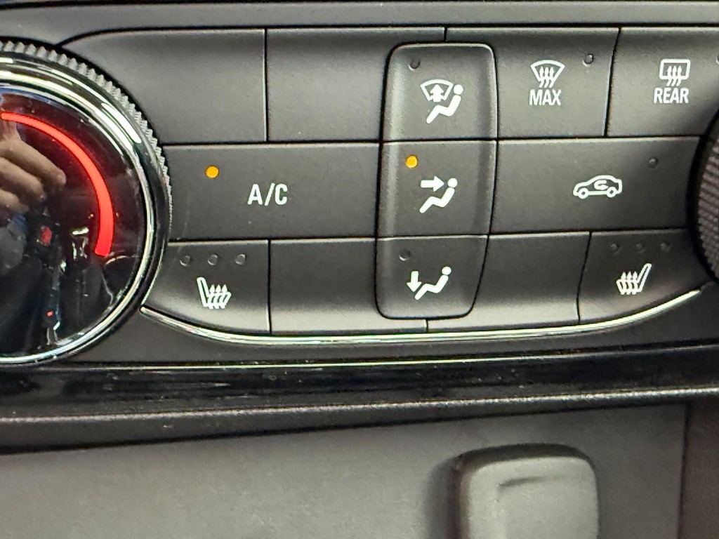 Buick Encore GX Vehicle Image 16
