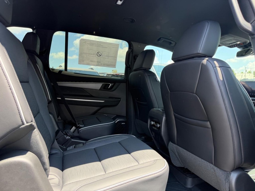 Buick Enclave Vehicle Image 04
