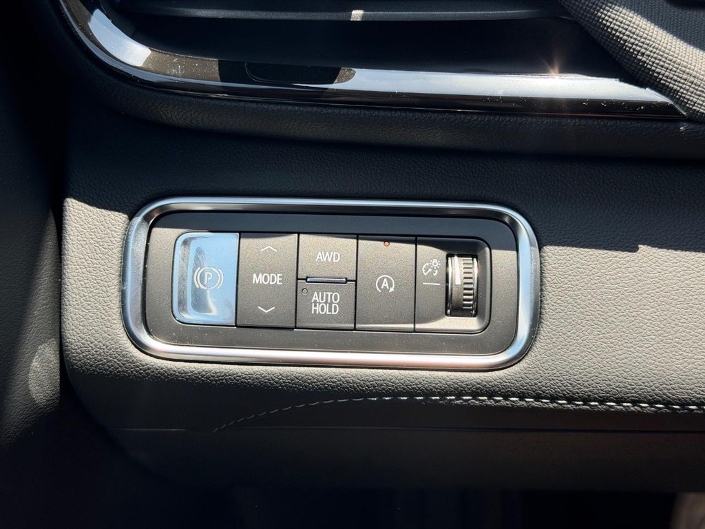 Buick Enclave Vehicle Image 11