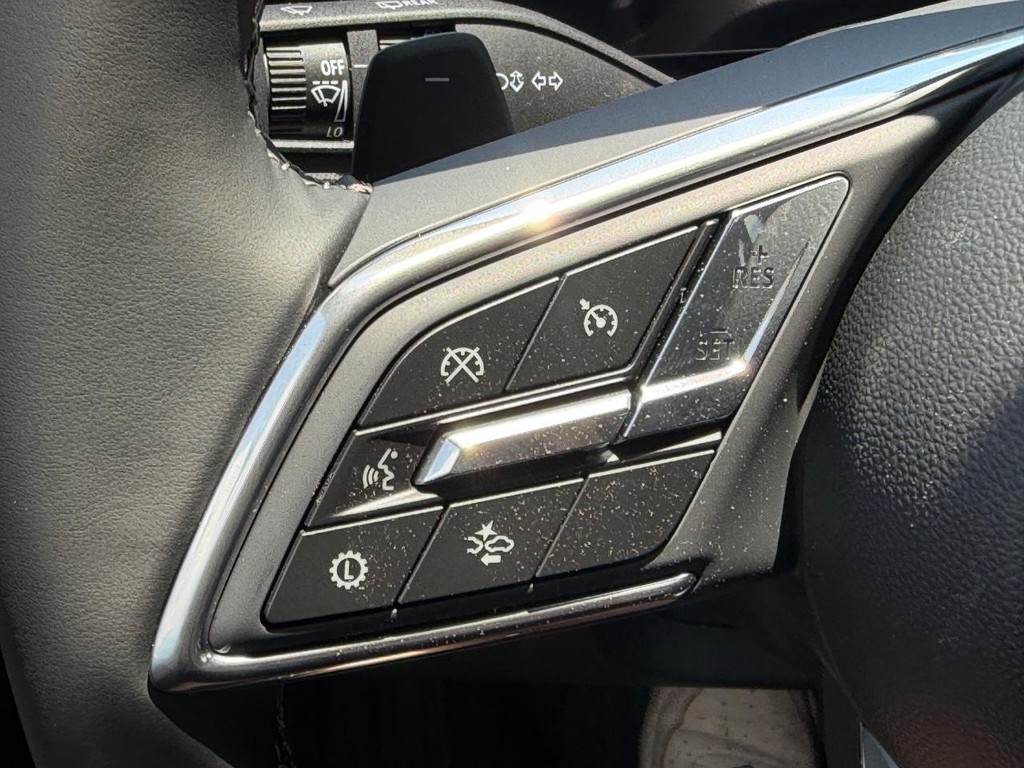 Buick Enclave Vehicle Image 12