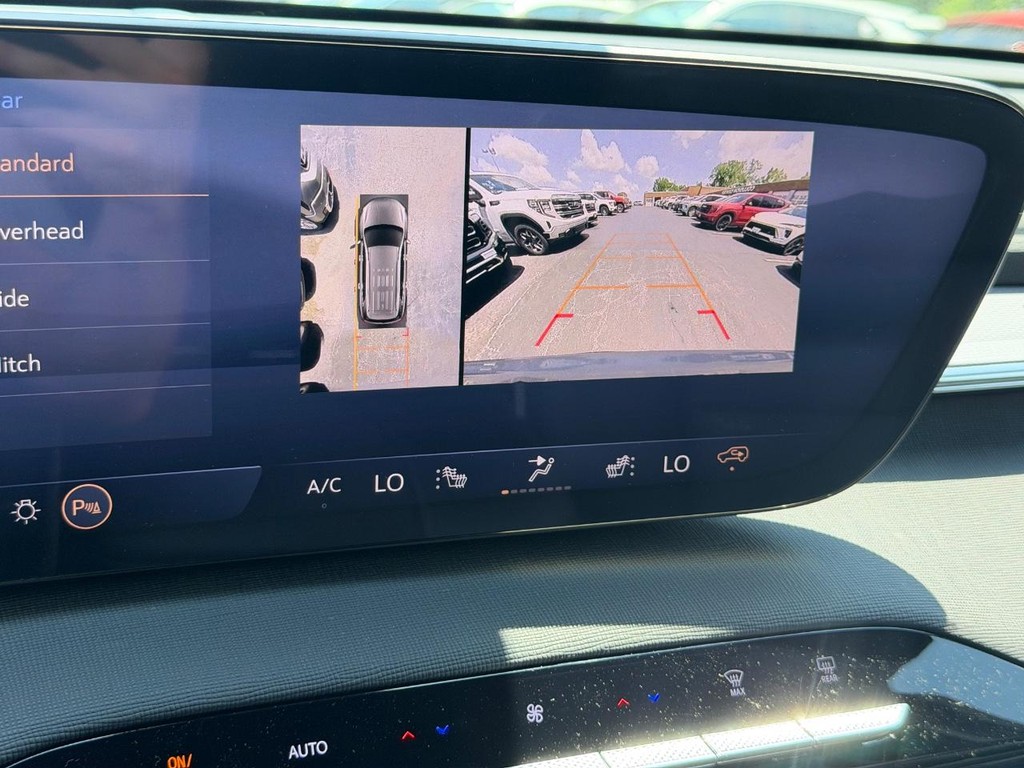 Buick Enclave Vehicle Image 14