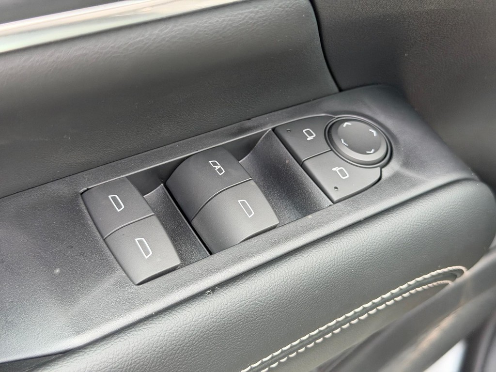 GMC Terrain Vehicle Image 09