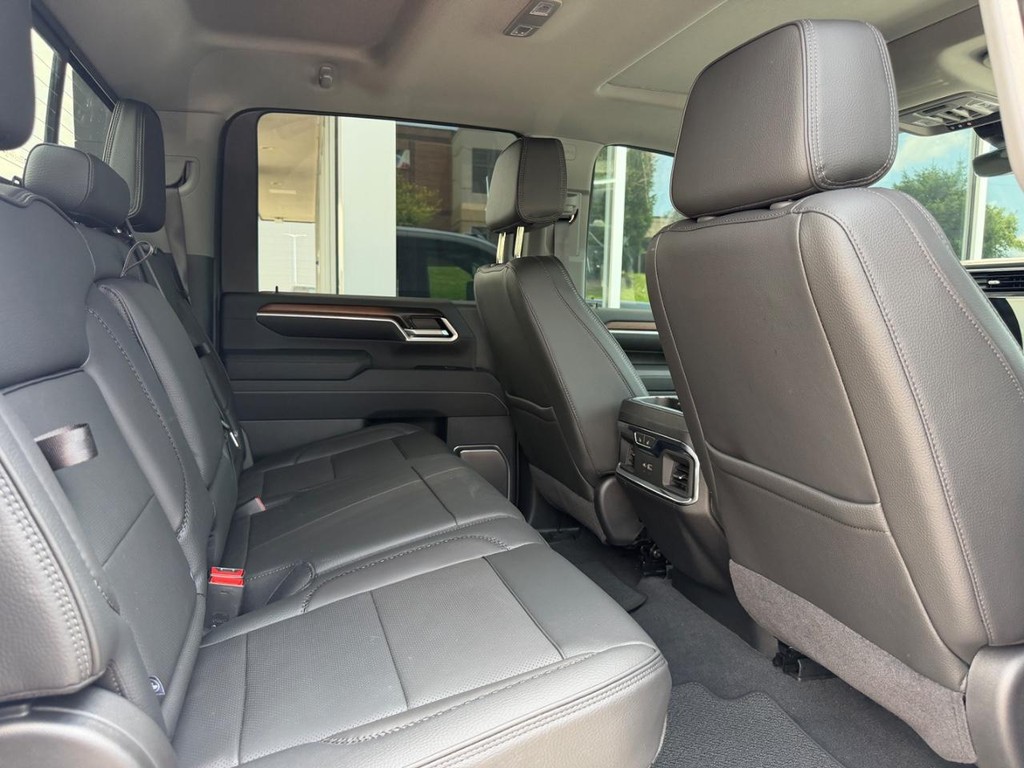 GMC Sierra 2500HD Vehicle Image 04