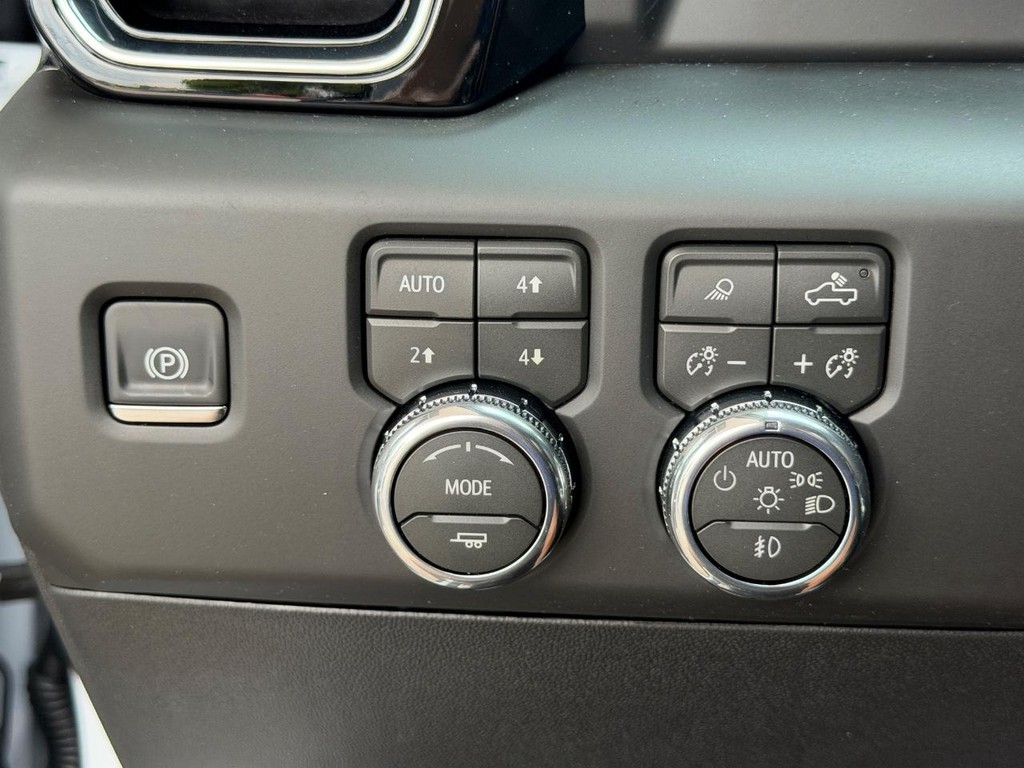 GMC Sierra 2500HD Vehicle Image 06