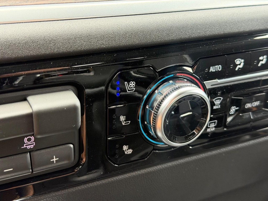 GMC Sierra 1500 Vehicle Image 14