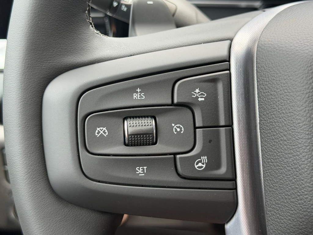 GMC Sierra 1500 Vehicle Image 12