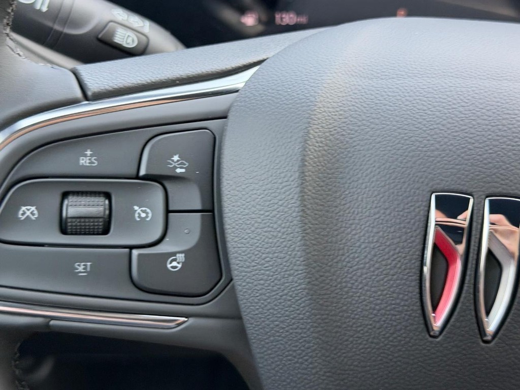 Buick Envista Vehicle Image 11
