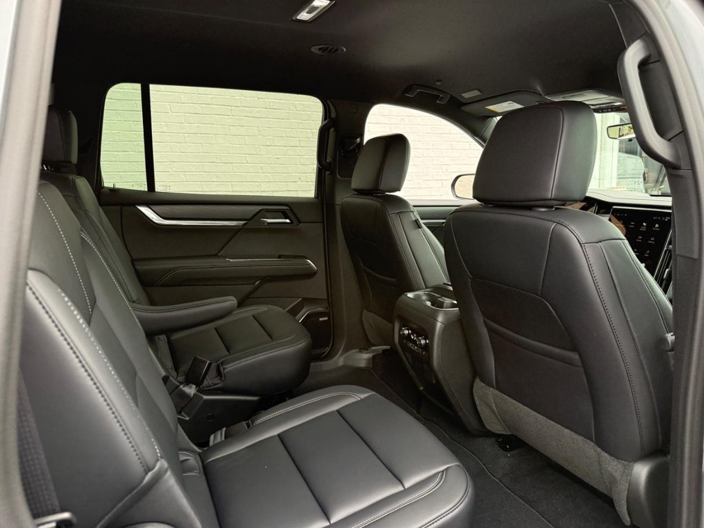 GMC Acadia Vehicle Image 06