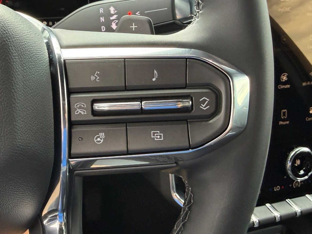 GMC Acadia Vehicle Image 14