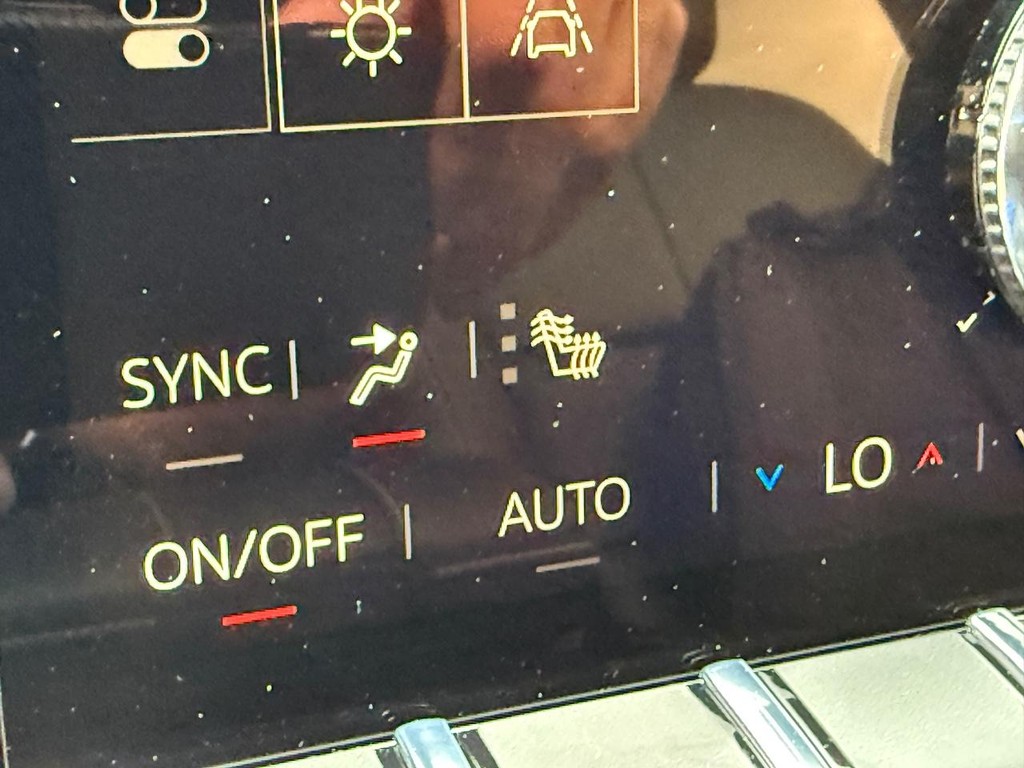 GMC Acadia Vehicle Image 17