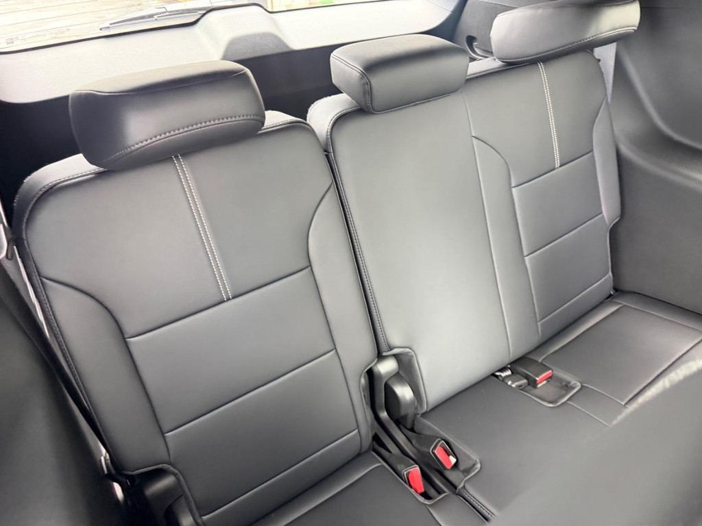 GMC Acadia Vehicle Image 05