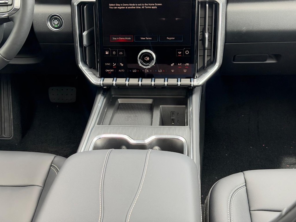 GMC Acadia Vehicle Image 09