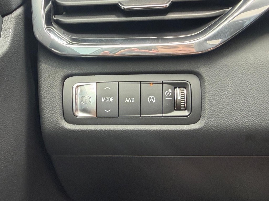 GMC Acadia Vehicle Image 11