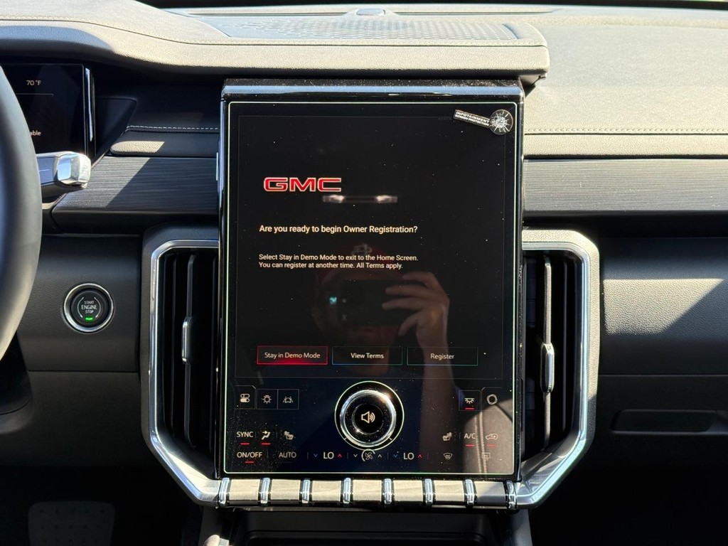 GMC Acadia Vehicle Image 09