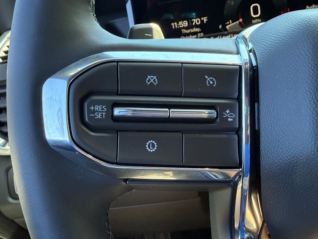 GMC Acadia Vehicle Image 12