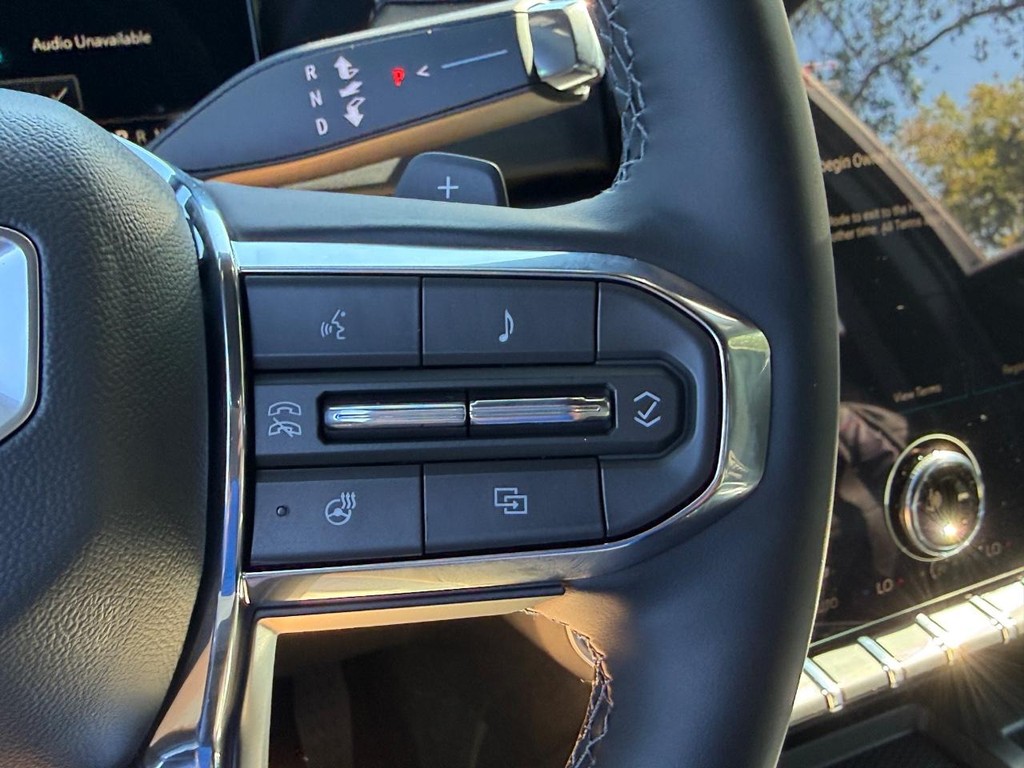 GMC Acadia Vehicle Image 13