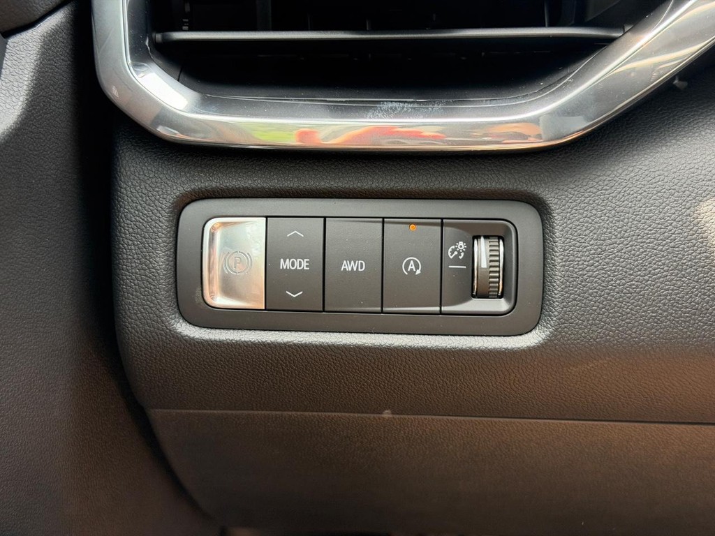 GMC Acadia Vehicle Image 11