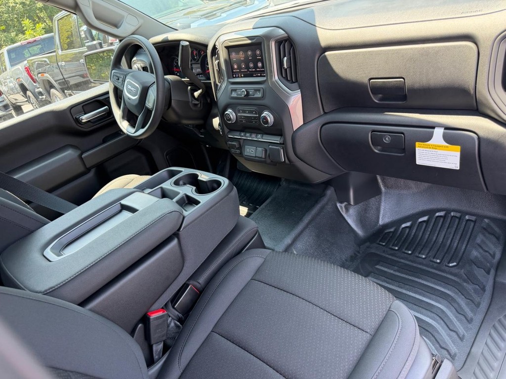GMC Sierra 3500HD Vehicle Image 04