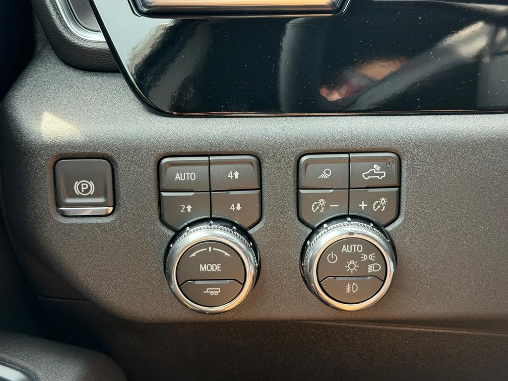GMC Sierra 2500HD Vehicle Image 10