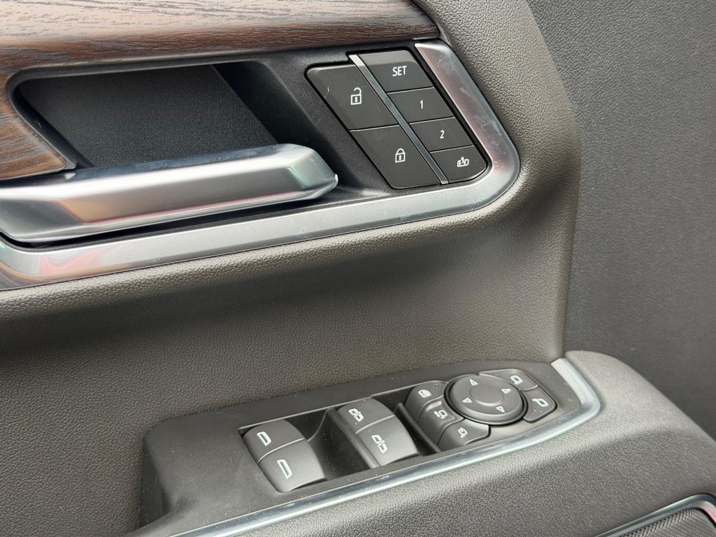 GMC Sierra 2500HD Vehicle Image 09