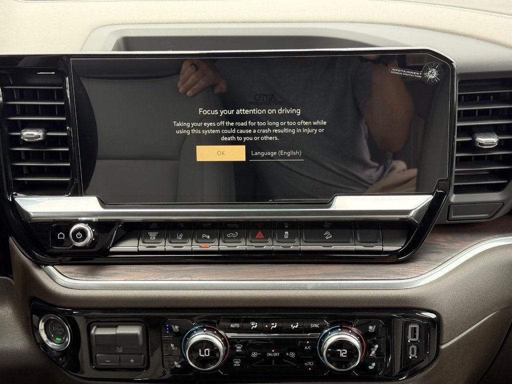 GMC Sierra 2500HD Vehicle Image 08