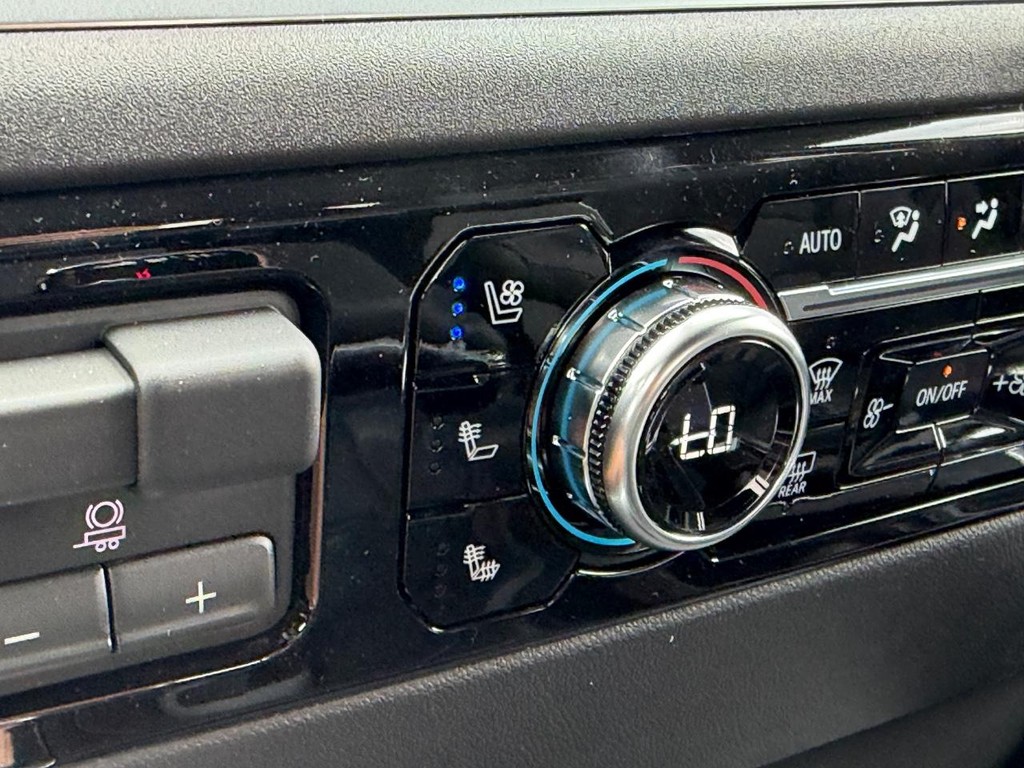 GMC Sierra 1500 Vehicle Image 14