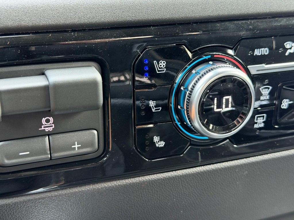GMC Sierra 1500 Vehicle Image 14