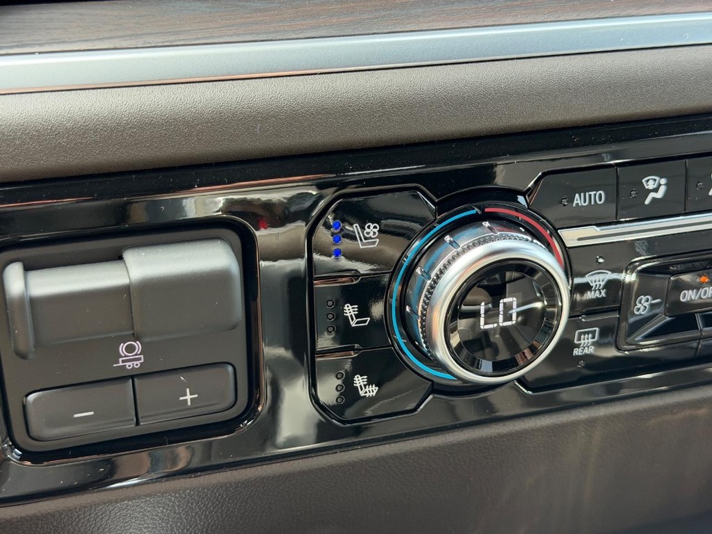 GMC Sierra 1500 Vehicle Image 14