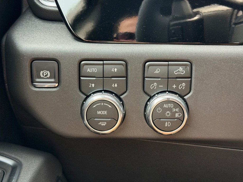GMC Sierra 1500 Vehicle Image 10